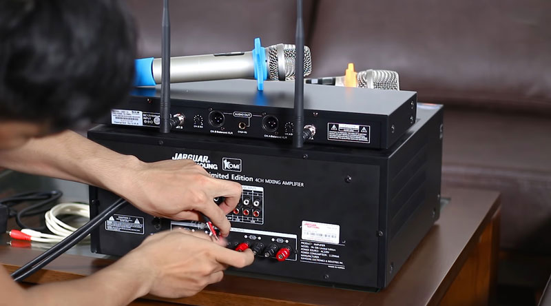 Cách chỉnh amply karaoke không bị hú khi hát Karaoke ngày Tết